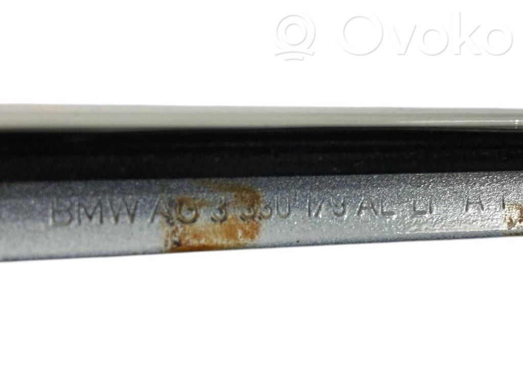 Vējstikla dekoratīvā apdare