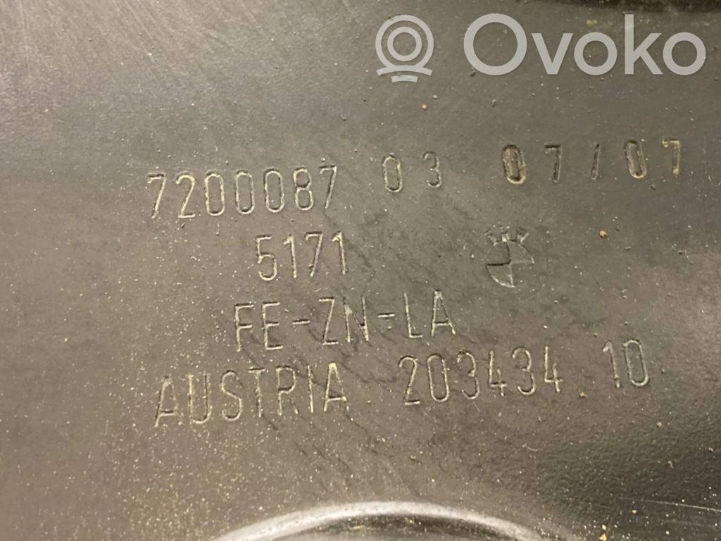 Akumulatora nostiprināšanas pamatne