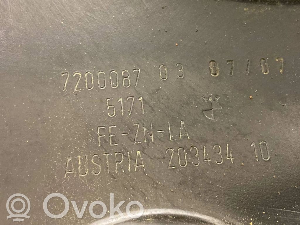 Battery mounting base