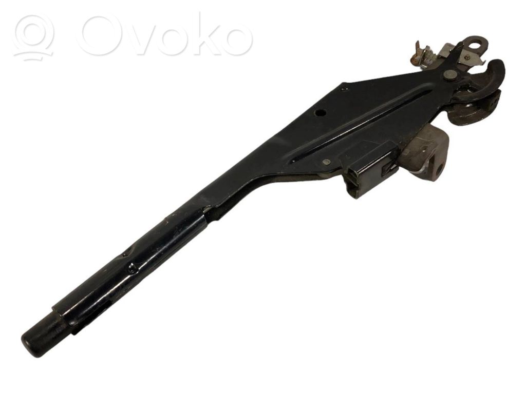 Rokas bremzes mehānisms (salonā)