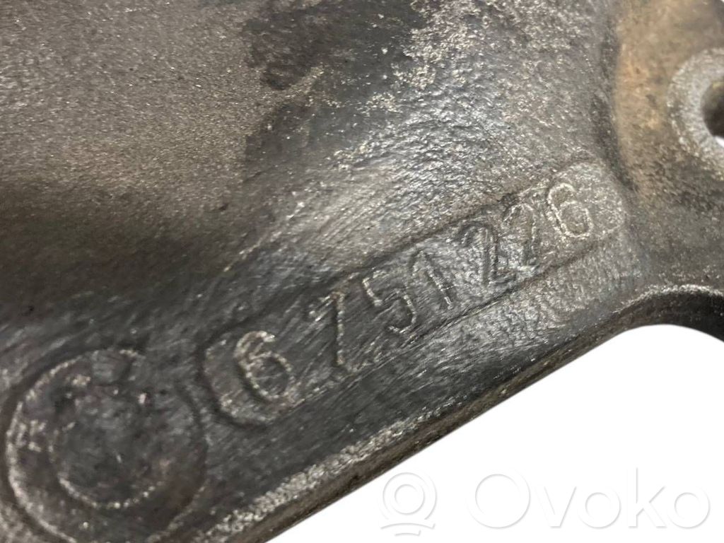 Dzinēja nostiprināšanas stiprinājums-kronšteins