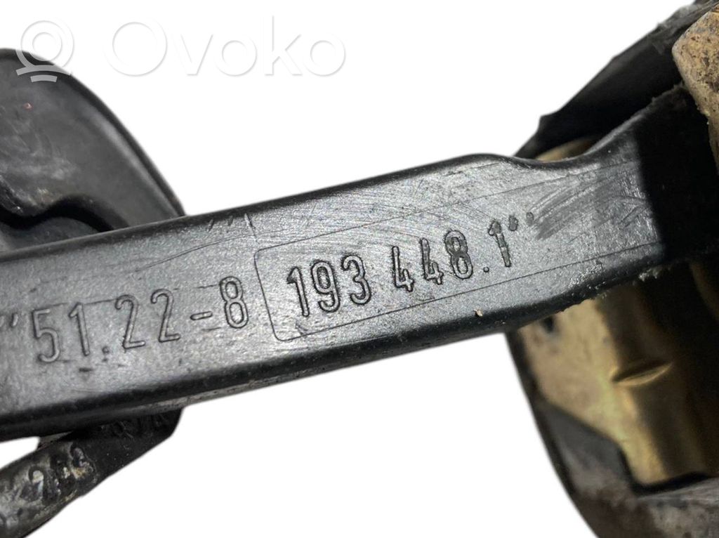 Durvju atvēruma ierobežotājs