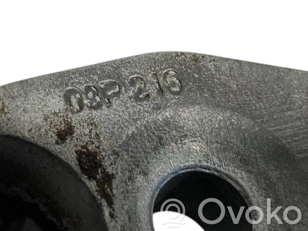 Nozzle holder/shoulder