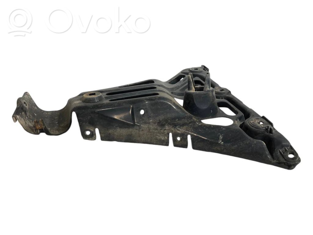 Rear bumper mounting bracket