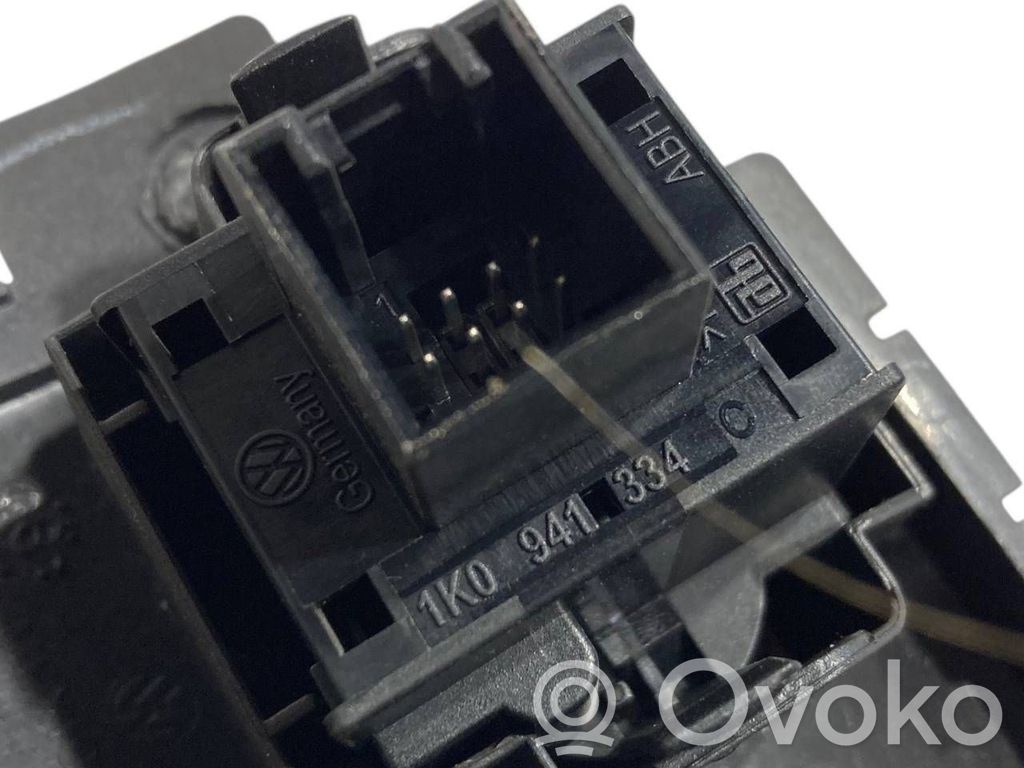 Paneļa apgaismojuma regulēšanas slēdzis