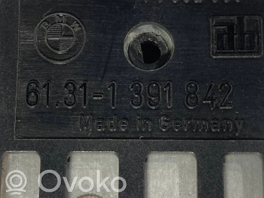 Paneļa apgaismojuma regulēšanas slēdzis