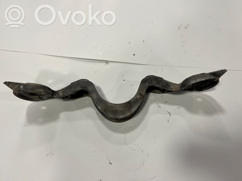 Aizmugurējā reduktora stiprinājums