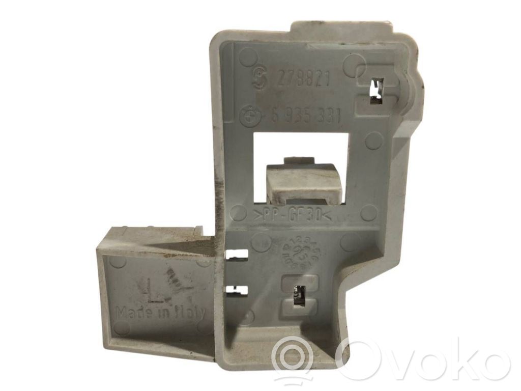 Rear lamp cover holder