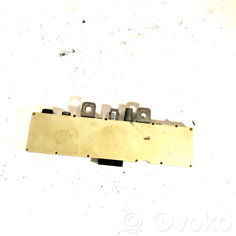 Antenna amplifier