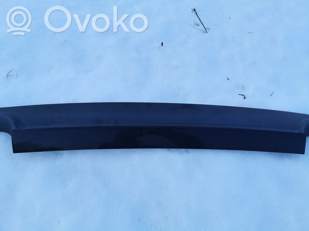 Apakšējā bampera daļa