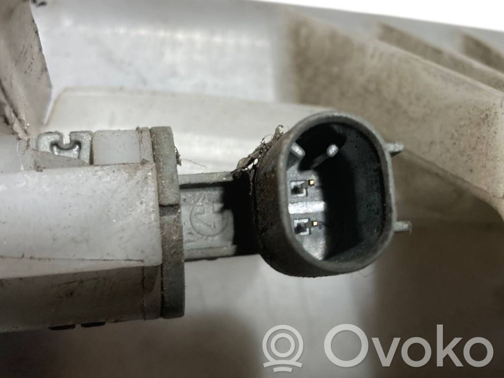 Window fluid tank