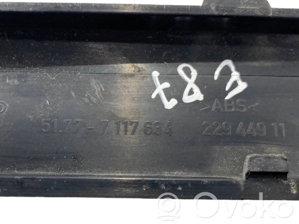 Front sill trim (inner)