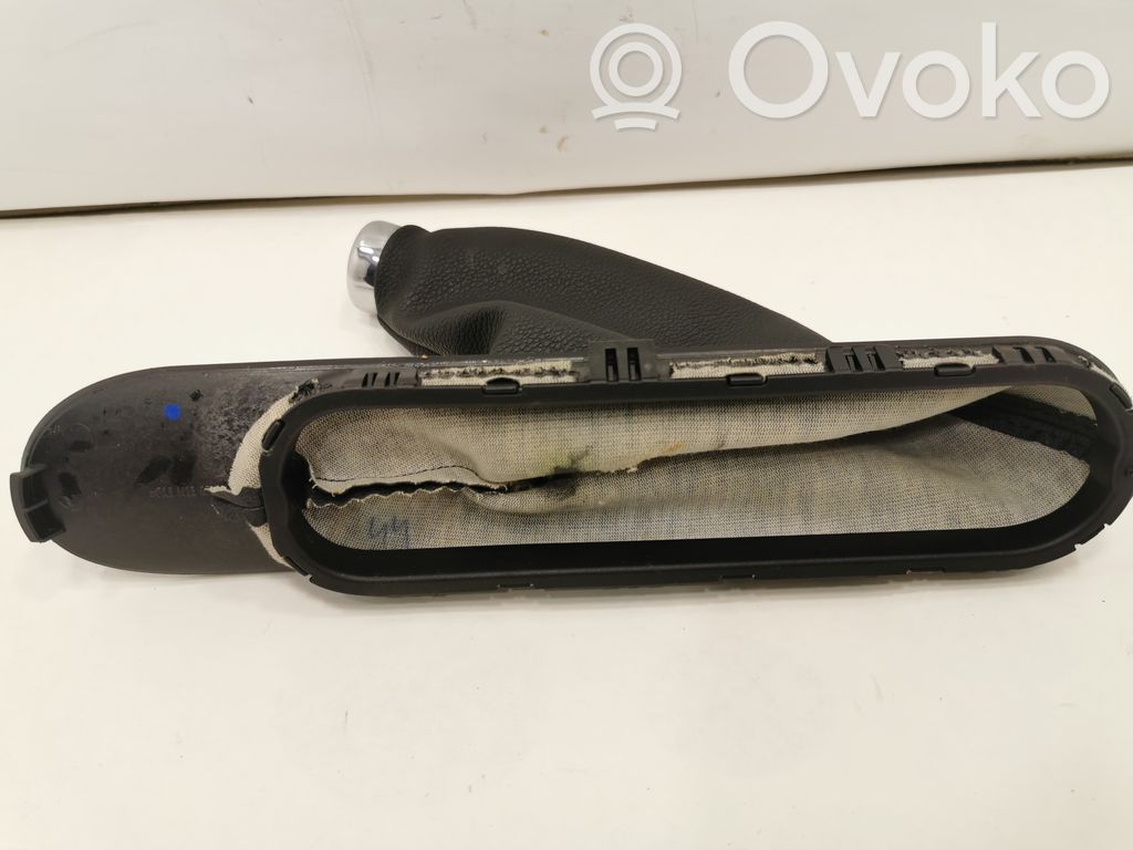 Roktura dekoratīvā apdare – āda/audums