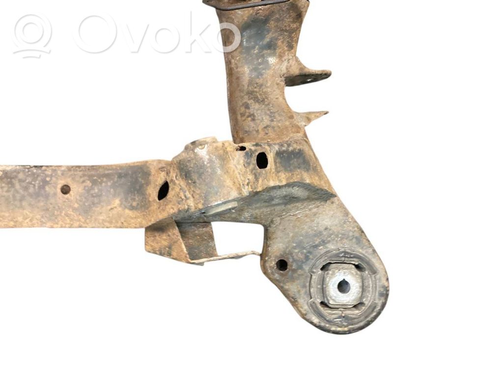 Pusrāmis aizmugurējais / priekšējais