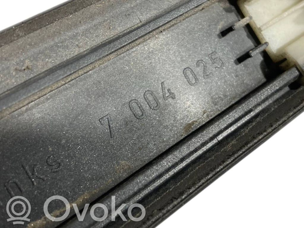 Aizmugurē durvju dekoratīvā apdare (moldings)