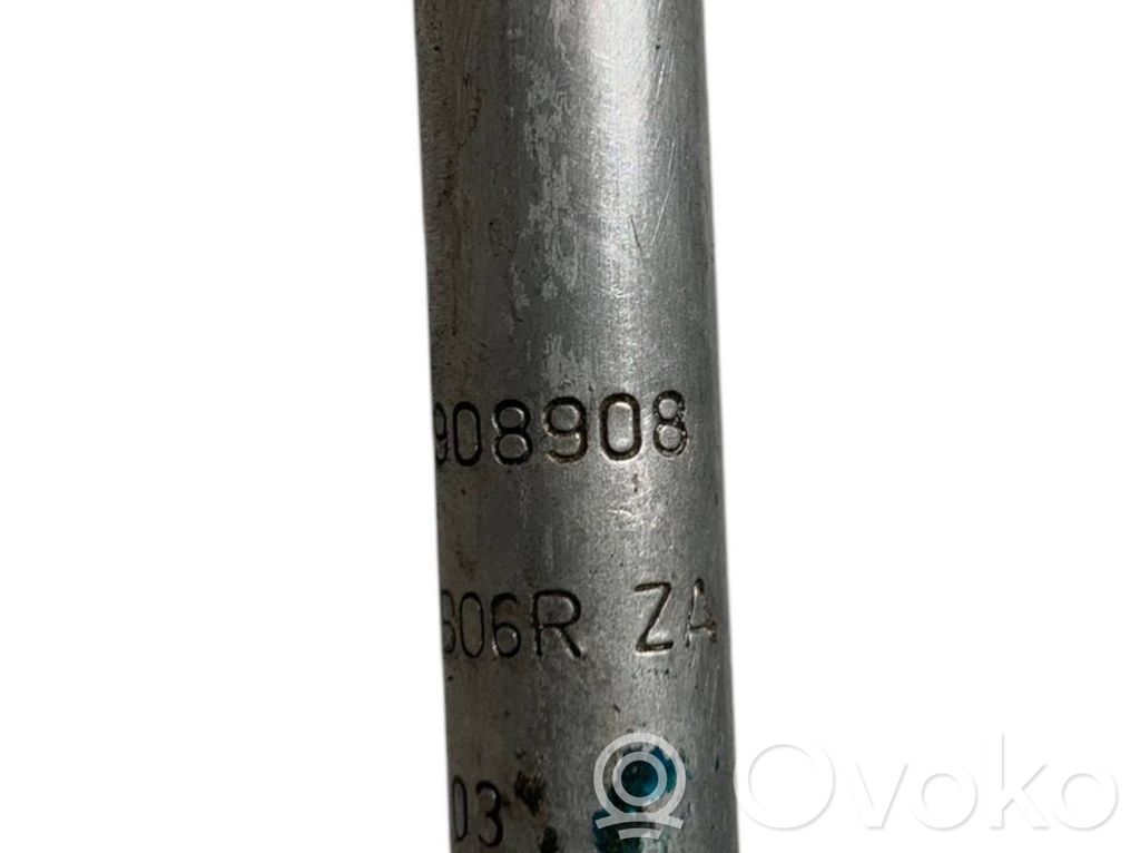 Air conditioner pipe(s) / hose(s)