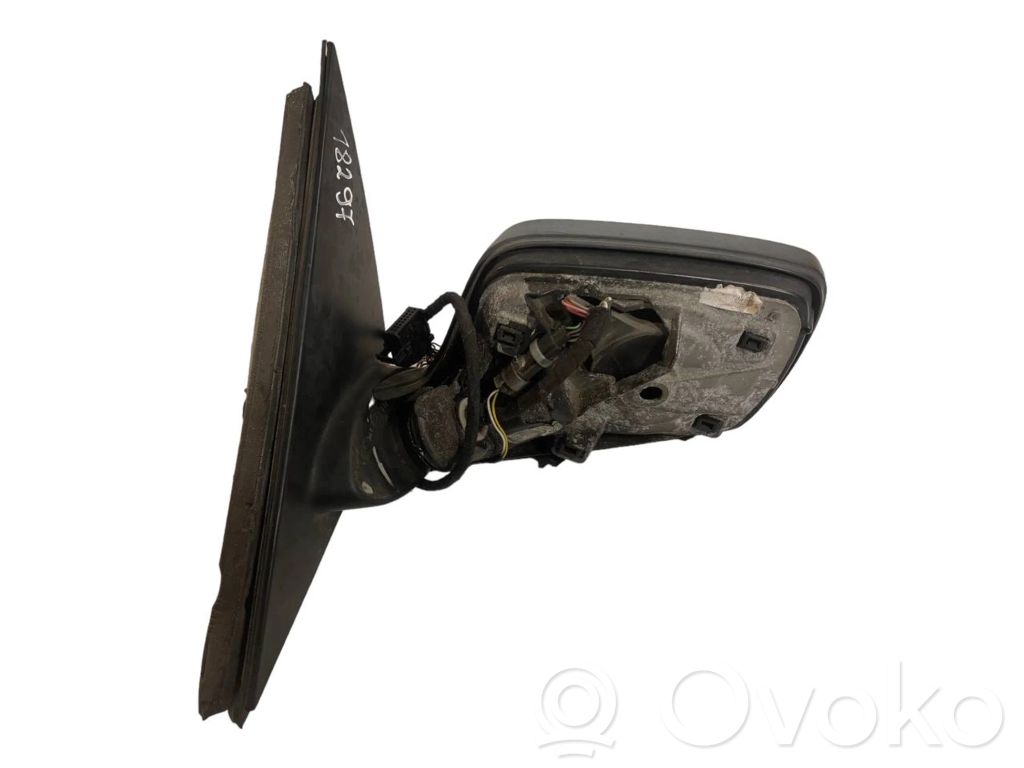 Mirror (electrically controlled)