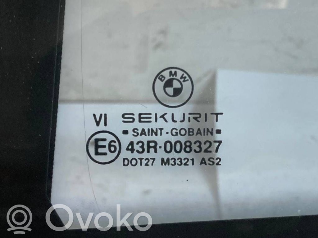 aizmugurējo durvju stikls