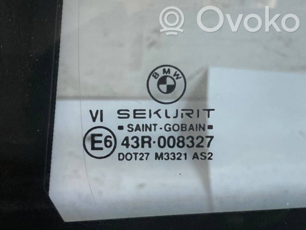 aizmugurējo durvju stikls