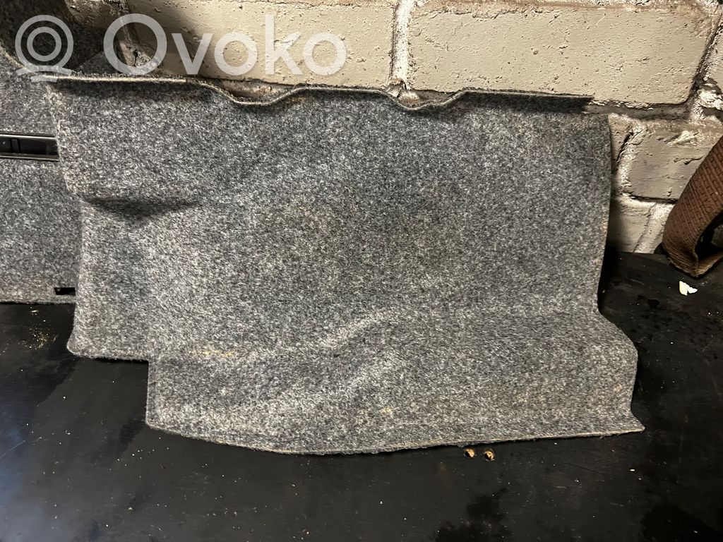 Side decorative trim panel