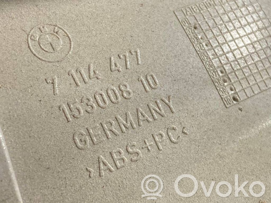 (D) statņa dekoratīvā apdare (augšdaļa)