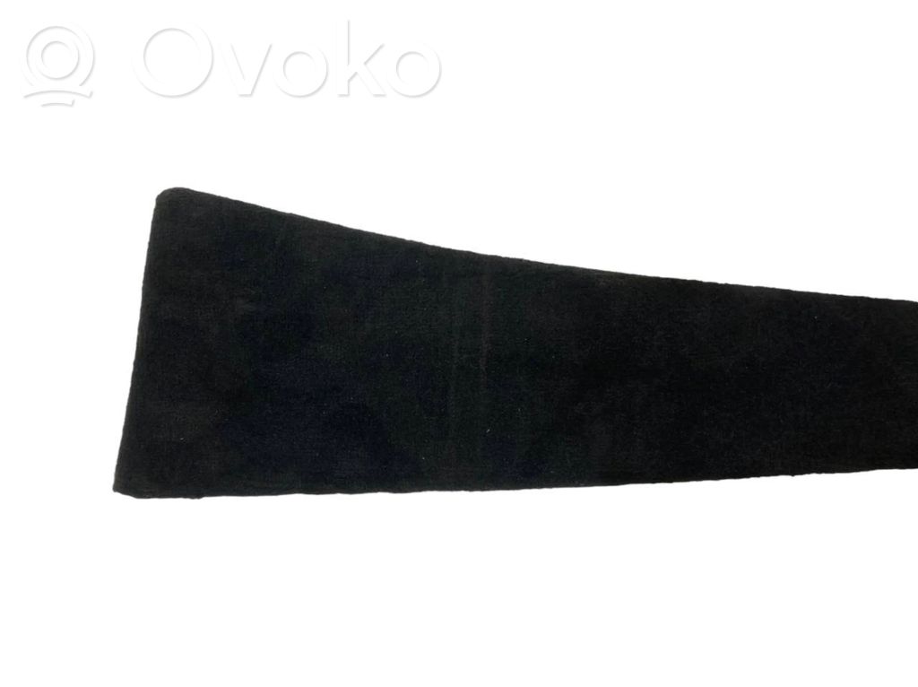 Sānu dekoratīvā apdare (priekšā)