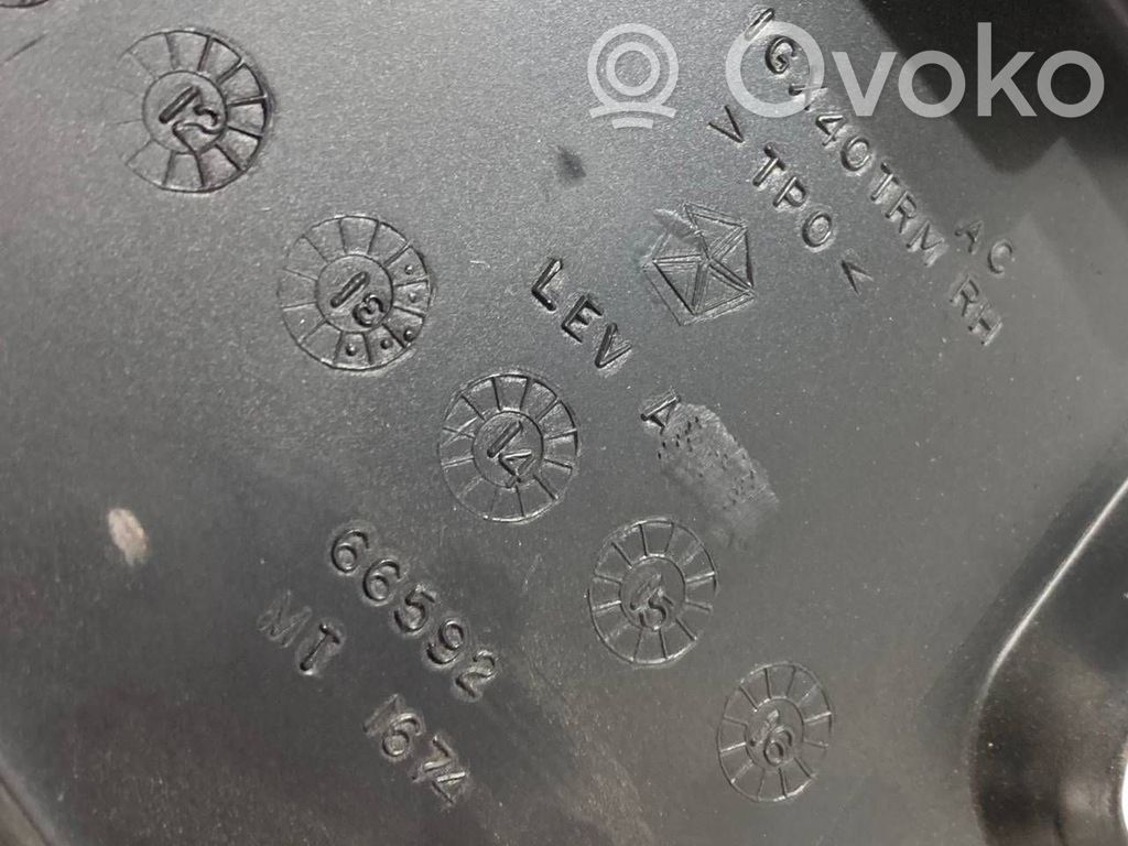 Aizmugurē durvju stikla apdare