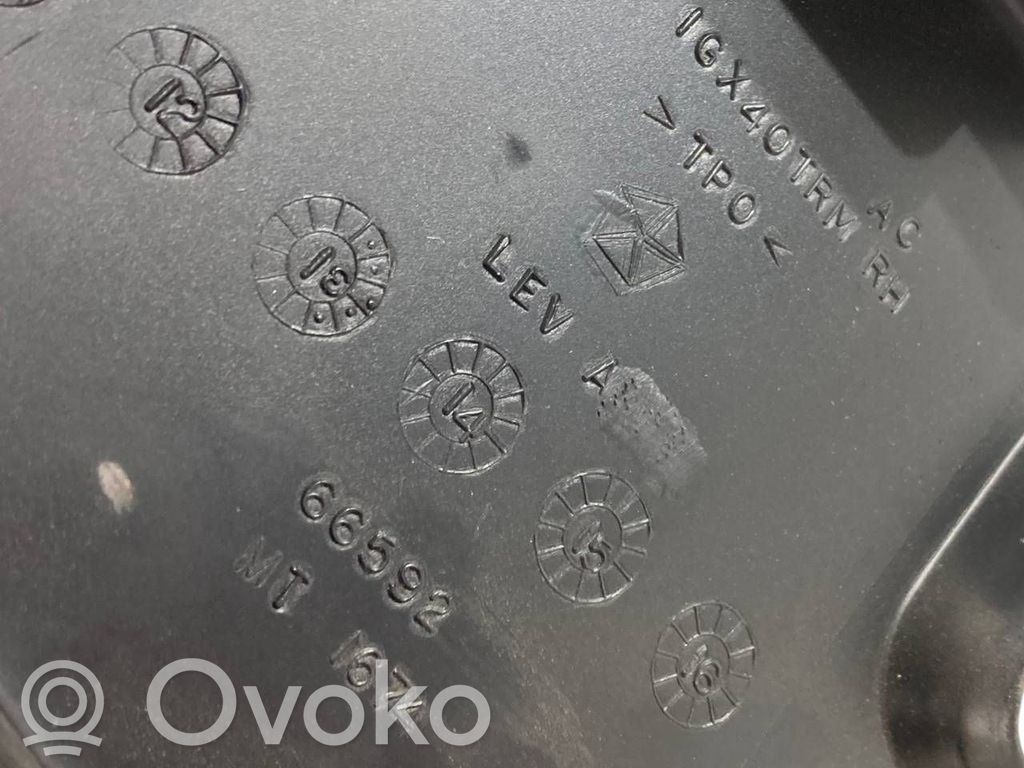 Aizmugurē durvju stikla apdare