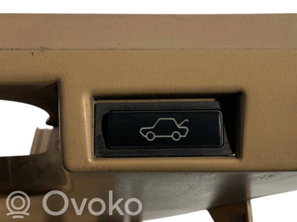 Kāju zonas sānu dekoratīvā apdare