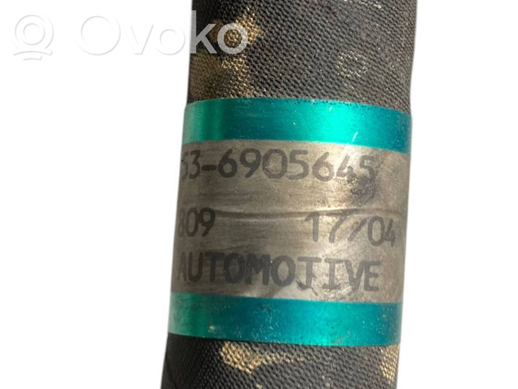 Air conditioner pipe(s) / hose(s)