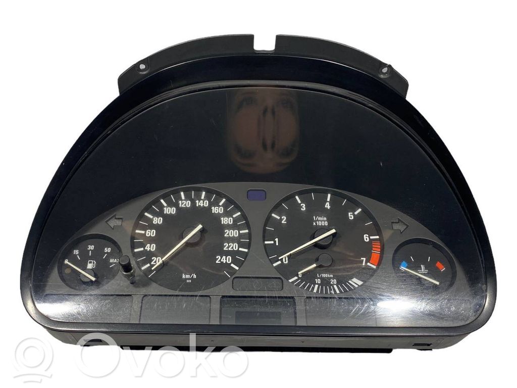 Speedometer (in the instrument panel)