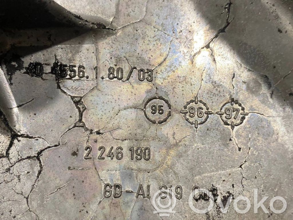 Sadales vārpstas piedziņas ķēdes vāciņš