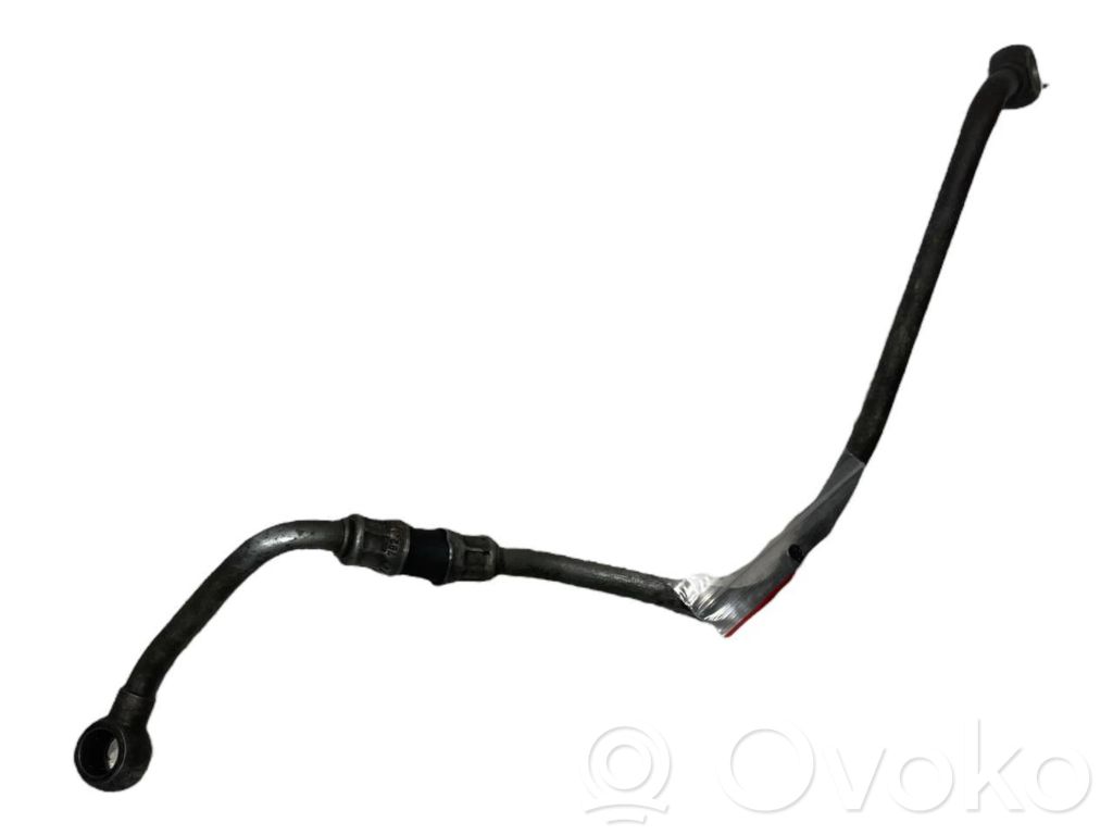 Oil supply pipe (in the crankcase)