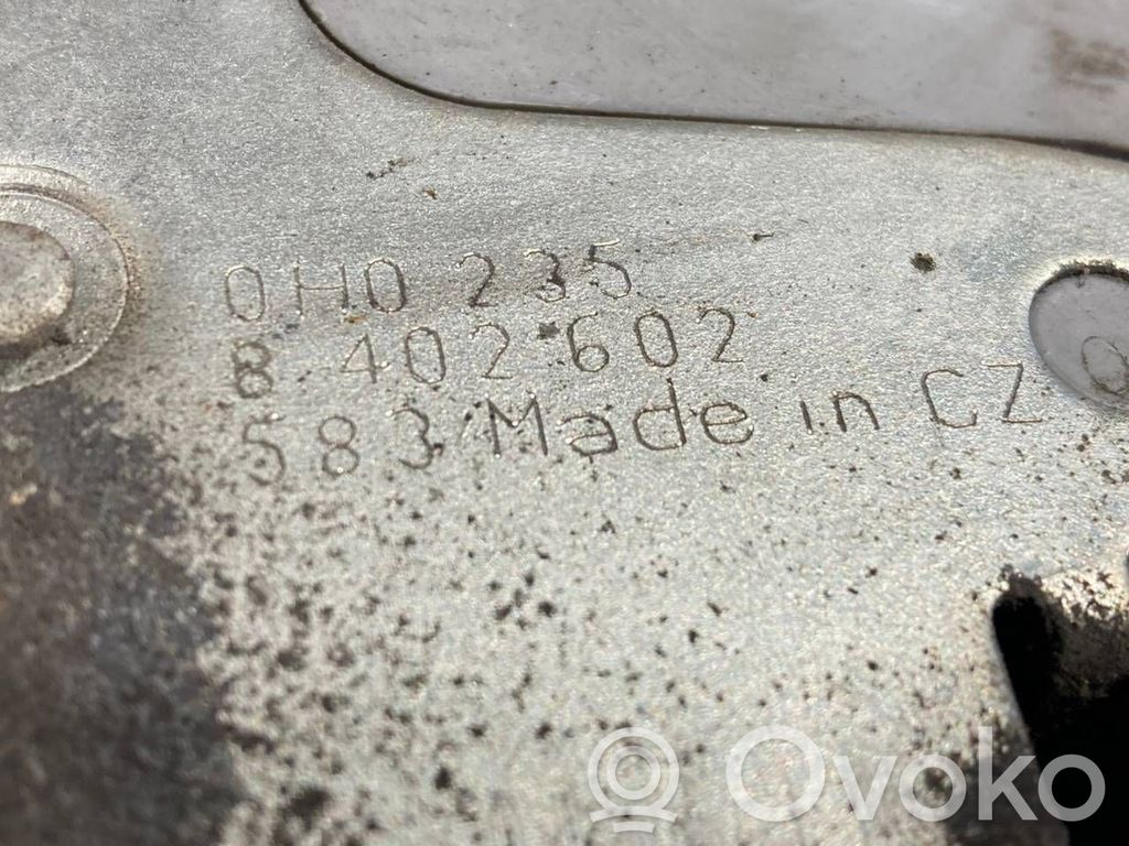 Aizmugurē slēdzene