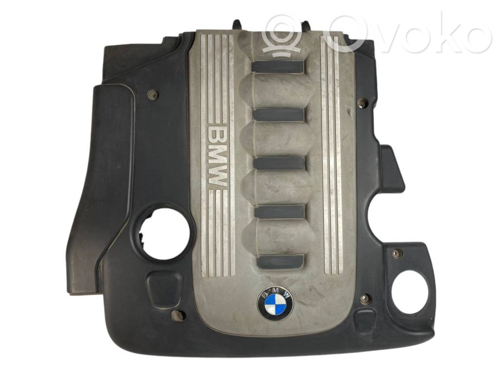 Engine cover (decorative trim)