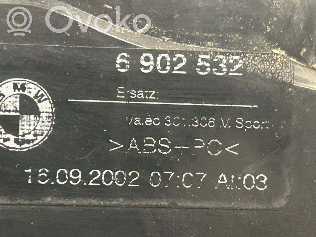 Aizmugurējais lukturis virsbūvē