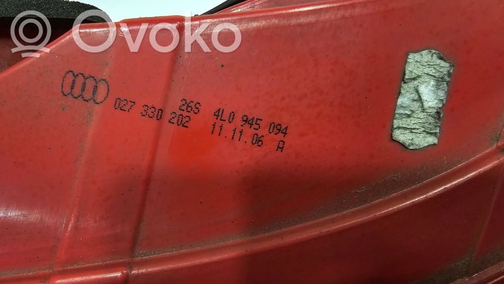 Задний фонарь в кузове