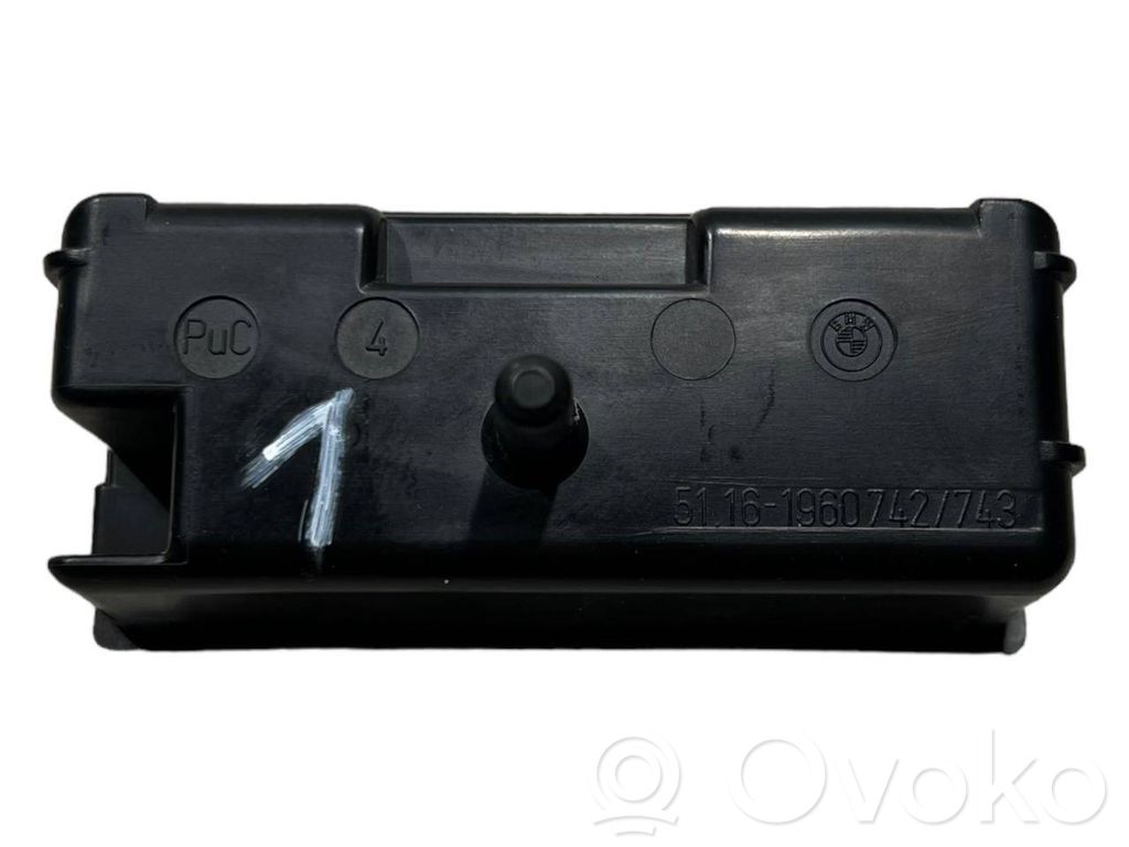 Ashtray (front)