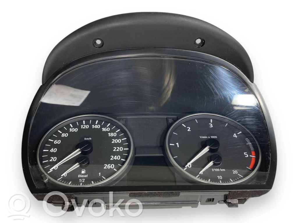 Speedometer (in the instrument panel)