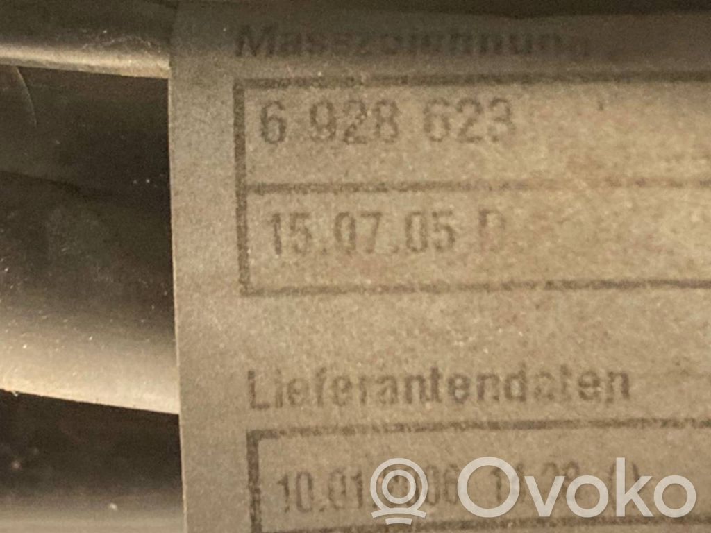 Stikla tīrītāja slotiņas