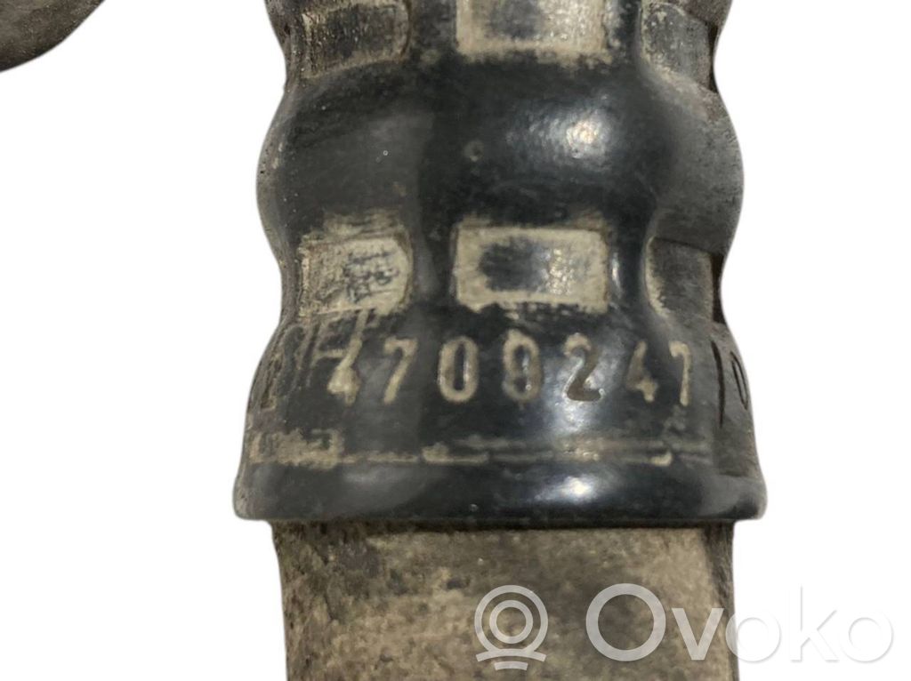 Pārnesumkārbas eļļas dzesētāja caurulīte (-es) / šļūtene (-es)