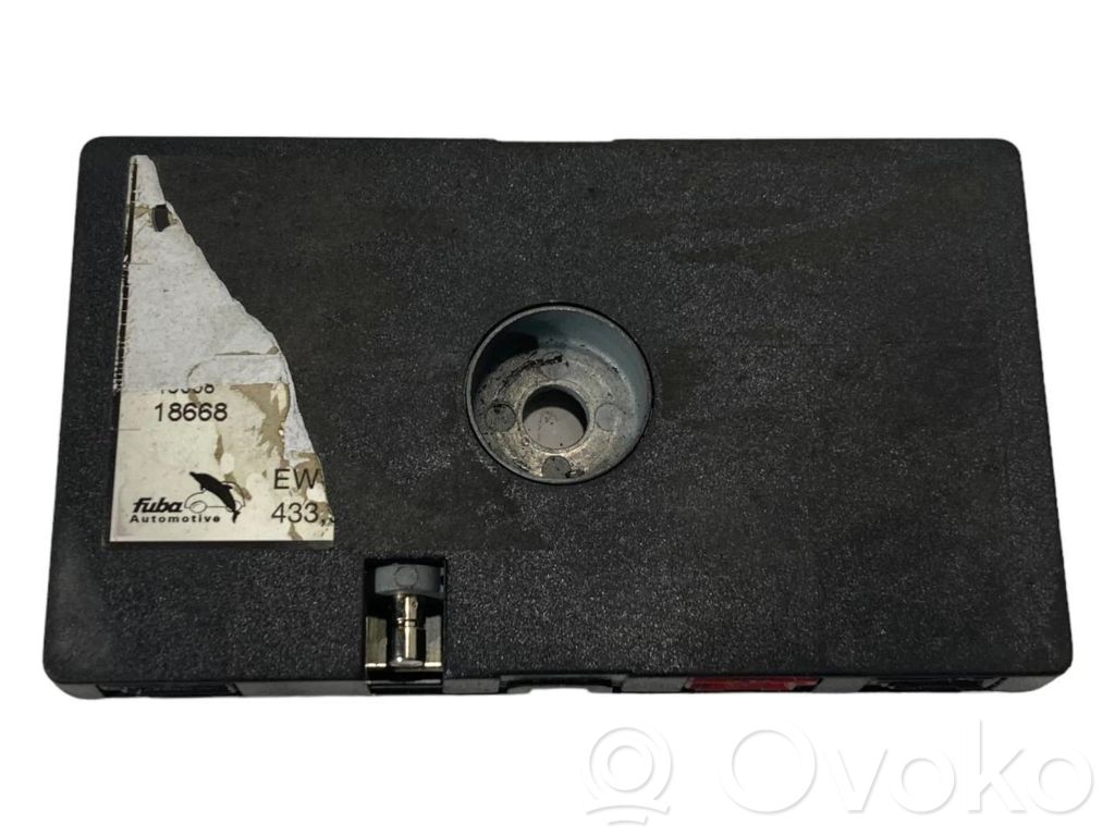 Antenna amplifier