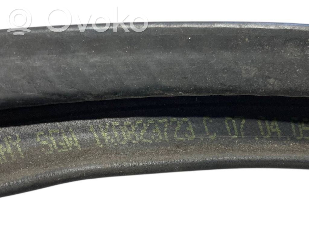 Dzinēja nodalījuma gumija