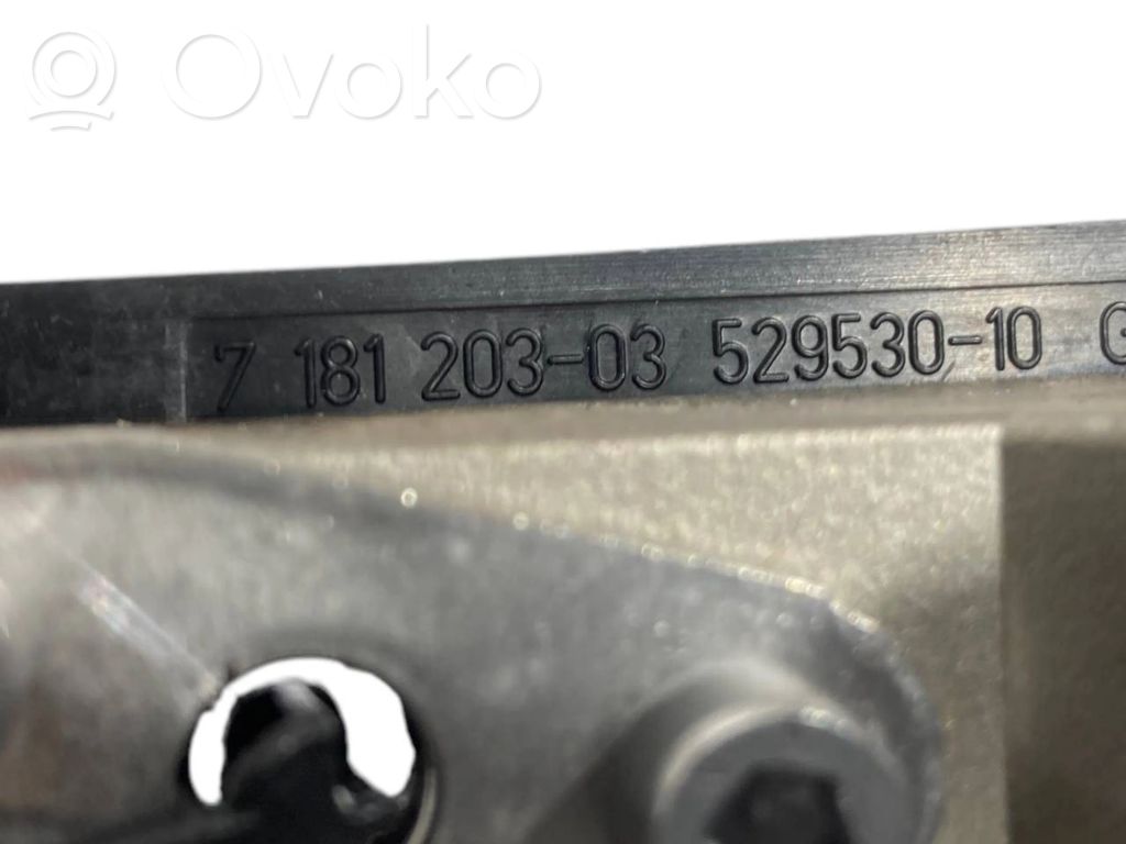 Roof lock