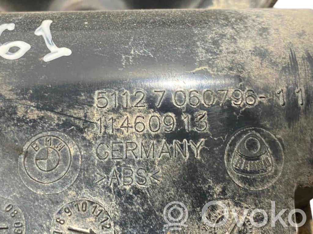 Rear bumper mounting bracket