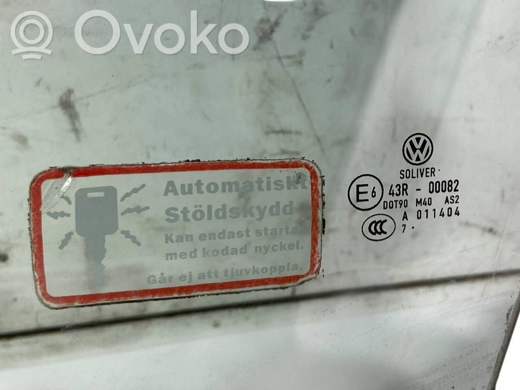 priekšējo durvju stikls (četrdurvju mašīnai)