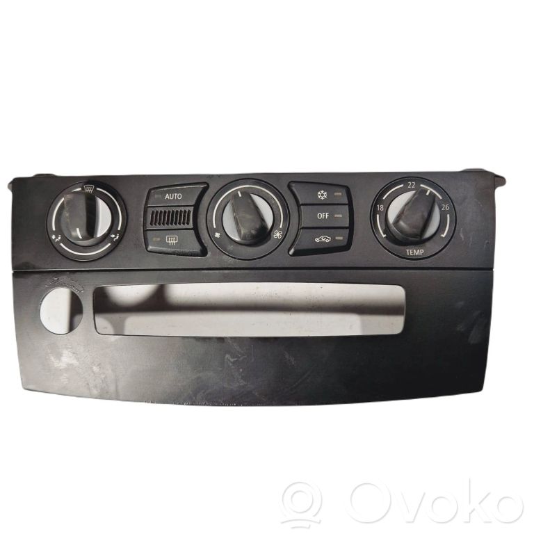 Air conditioning / climate control / interior heating control unit (in the passenger compartment)