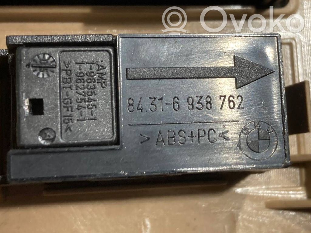 Passenger airbag switch