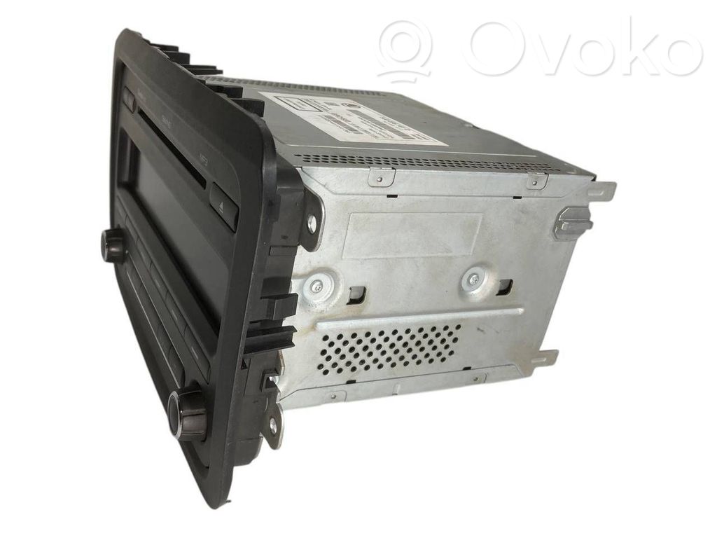 Radio / CD/DVD player / navigation