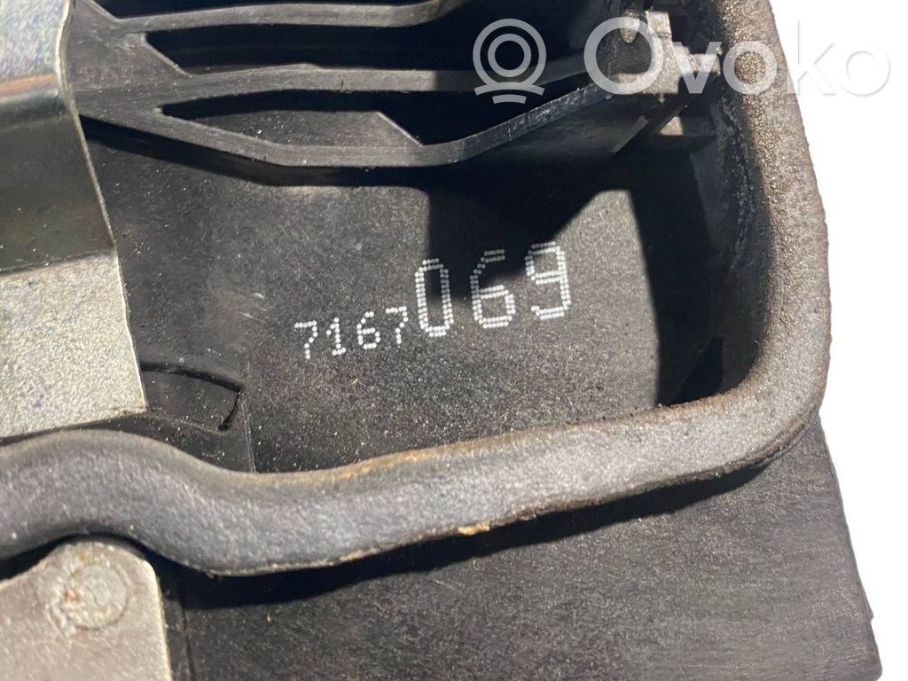 Aizmugurē slēdzene